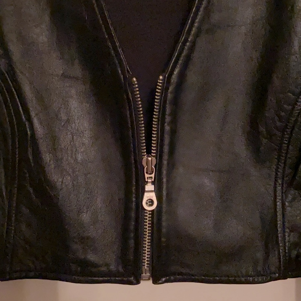 Black Leather Zip-Front Women's Vest - Picture 3 of 10